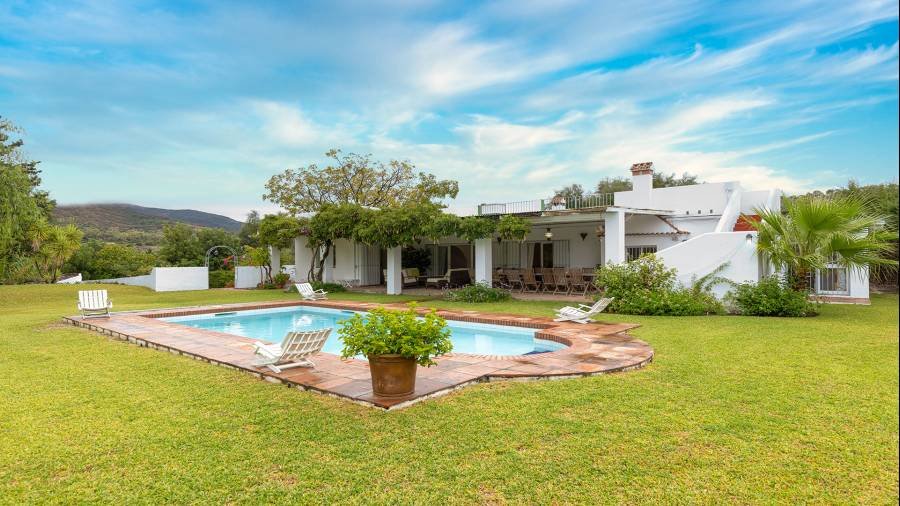 Finca in San Pablo de Buceite Jimena de La Frontera | 3-bed | €0.65M