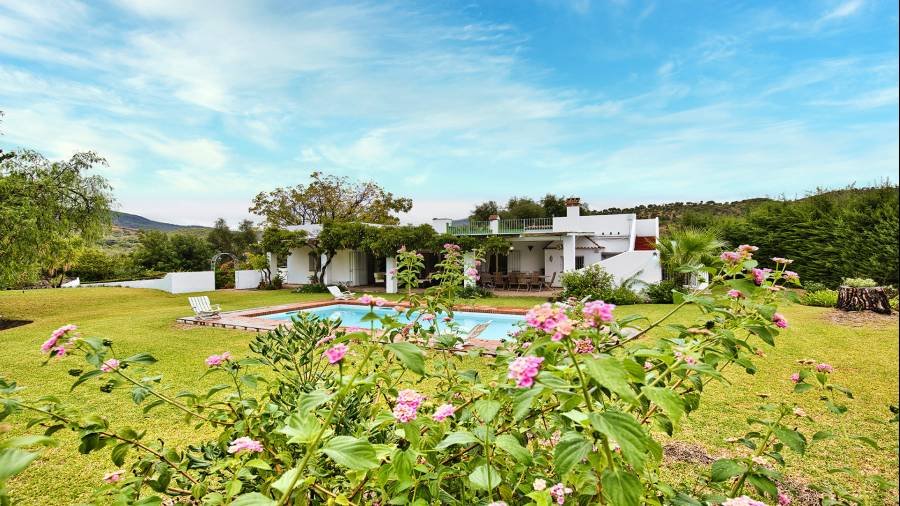 Finca in San Pablo de Buceite Jimena de La Frontera | 3-bed | €0.65M