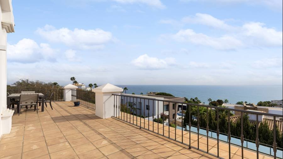 Villa in La Paloma Manilva | 4-bed | €1.45M