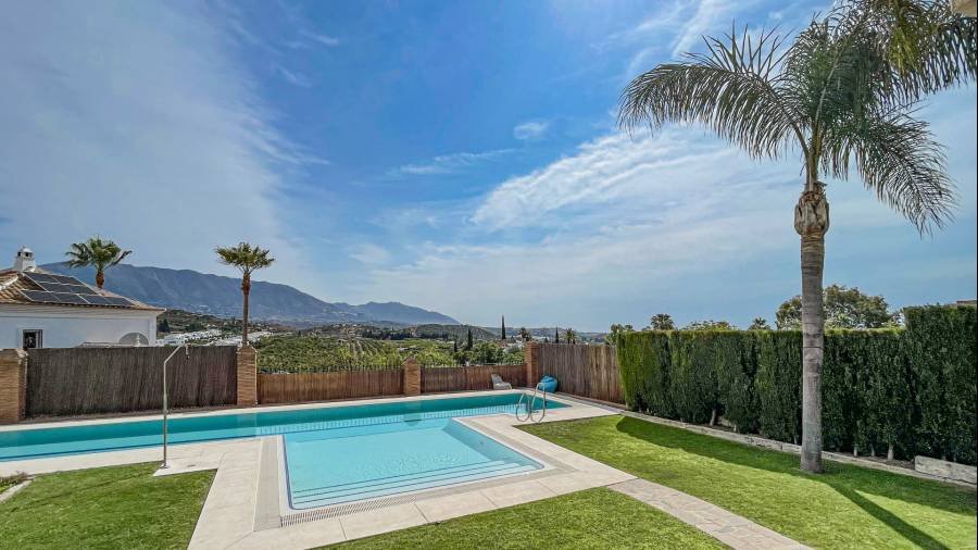Villa in La Cala Golf Resort Mijas Costa | 5-bed | €1.89M