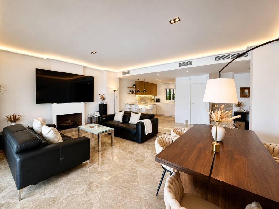 Semi Detached House in Marbella Este Marbella | 4-bed | €1.49M