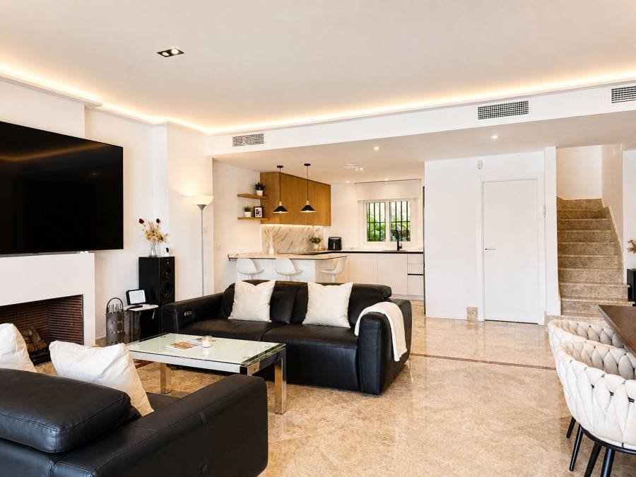 Semi Detached House in Marbella Este Marbella | 4-bed | €1.49M