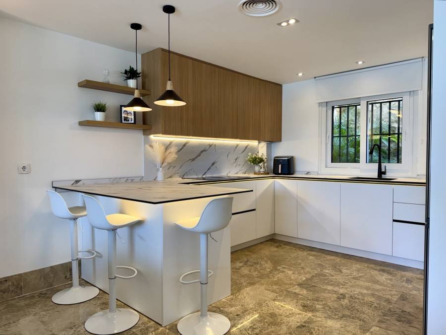 Semi Detached House in Marbella Este Marbella | 4-bed | €1.49M