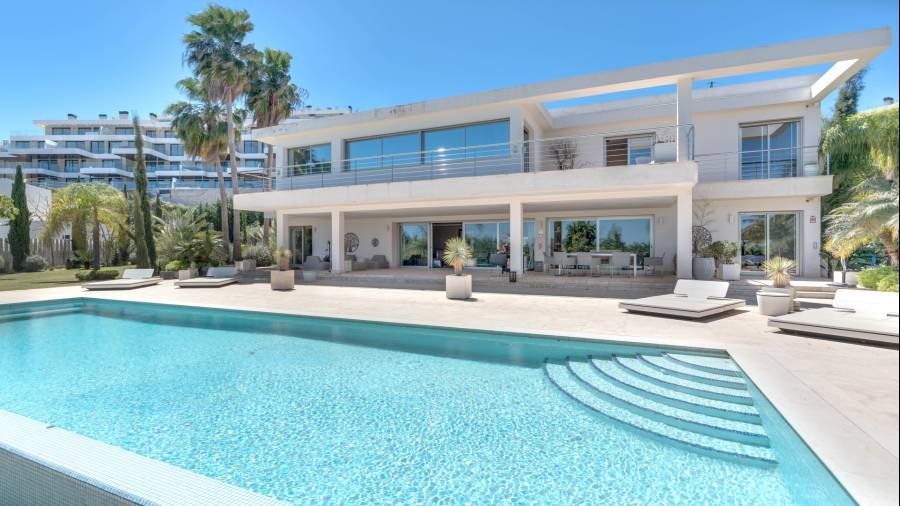 Villa in Calanova Golf Mijas Costa | 4-bed | €2.65M