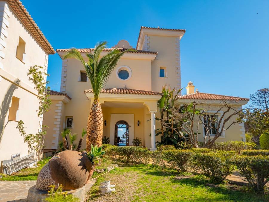 Villa Estepona | 7-bed | €2.10M