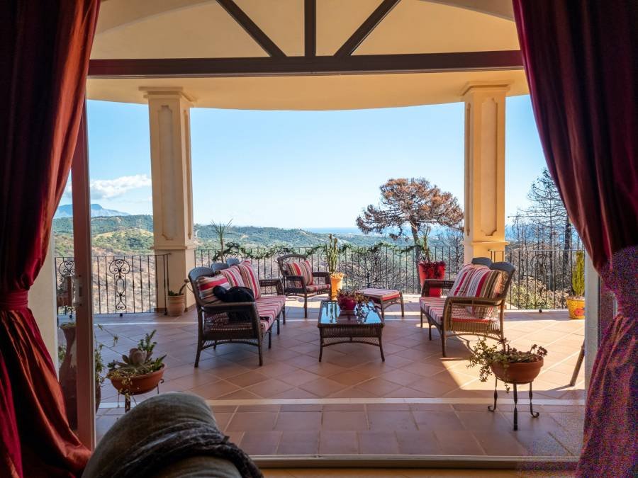 Villa Estepona | 7-bed | €2.10M
