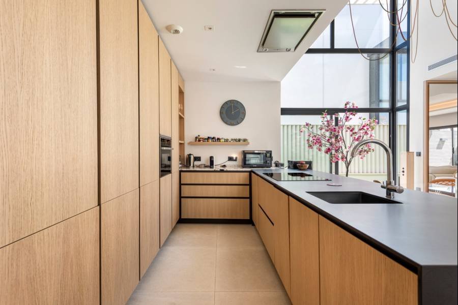 Semi Detached House in Estepona West Estepona | 4-bed | €2.55M