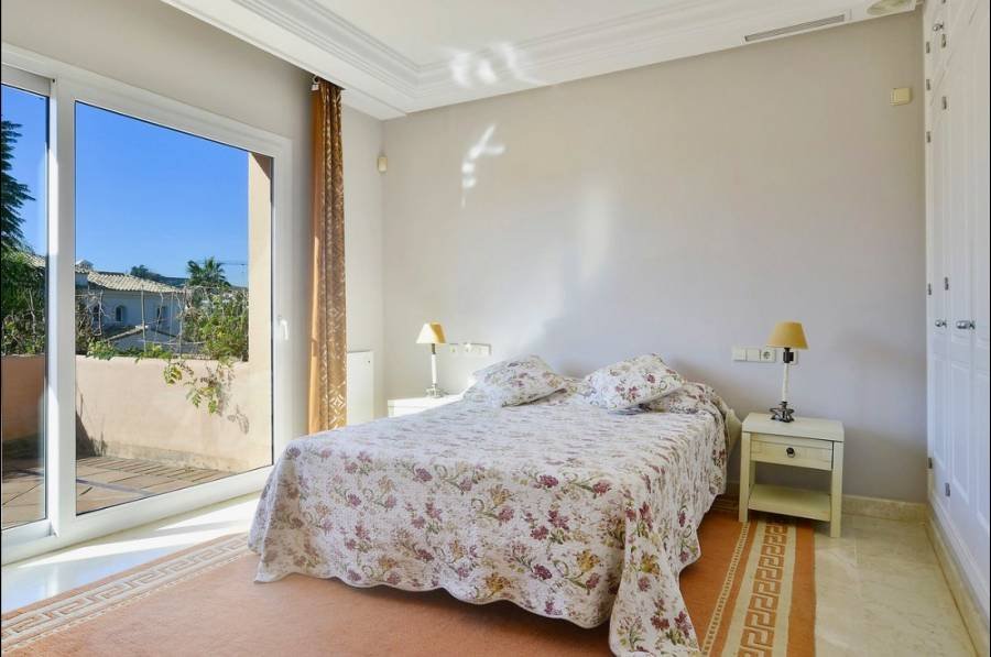 Villa in Nueva Andalucia Marbella | 4-bed | €1.70M