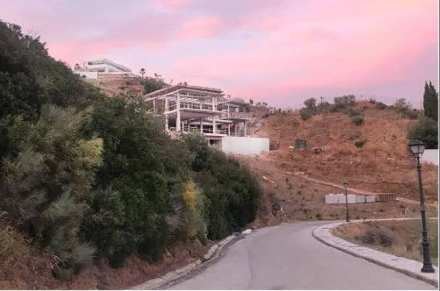 Plot in Estepona East Estepona | €0.86M