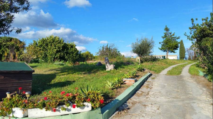 Finca in Estepona East Estepona | 5-bed | €0.80M