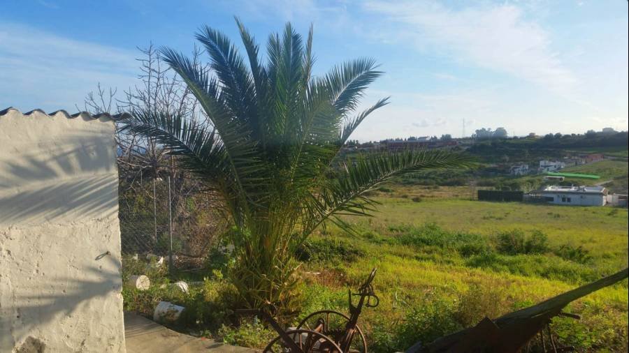 Finca in Estepona East Estepona | 5-bed | €0.80M
