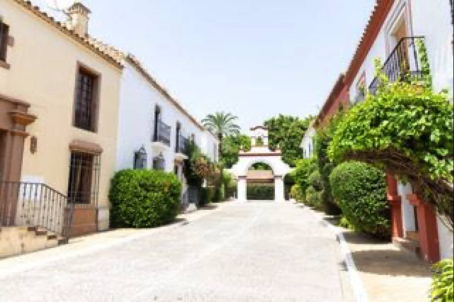 Town House in Guadalmina Baja San Pedro de Alcantara | 3-bed | €0.65M