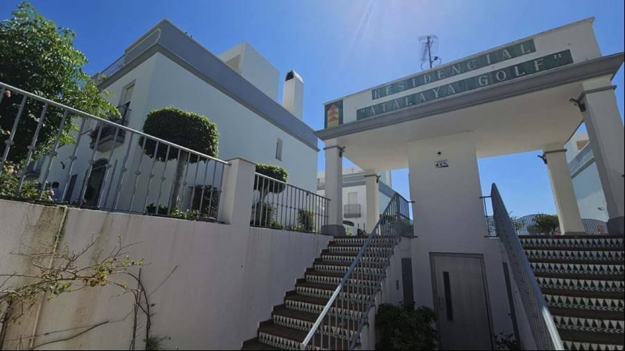 Town House in Estepona East Estepona | 3-bed | €0.66M