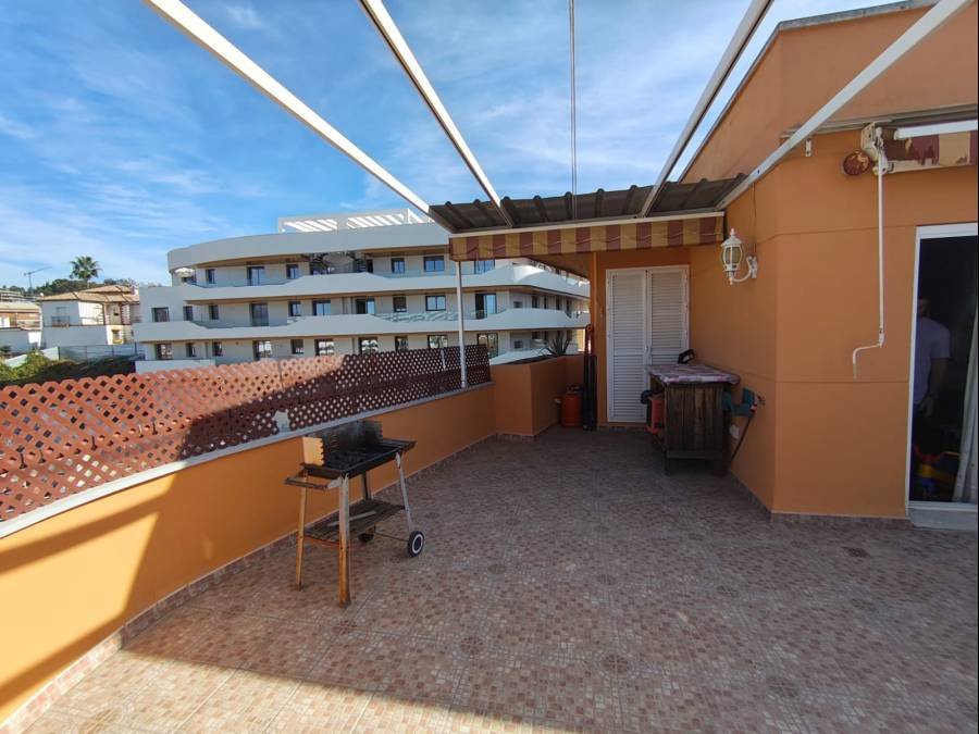 Penthouse in Estepona Town Estepona | 4-bed | €0.64M