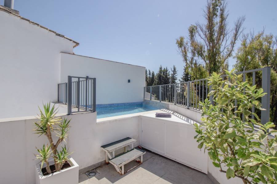 Semi Detached House San Pedro de Alcantara | 3-bed | €0.90M
