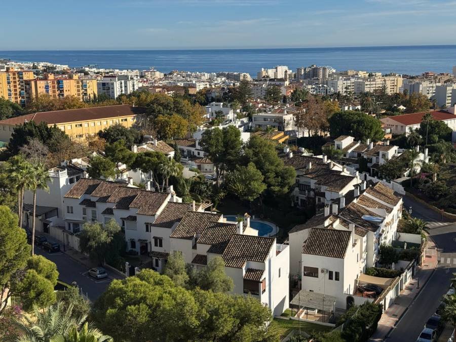 Semi Detached House Marbella | 4-bed | €1.05M