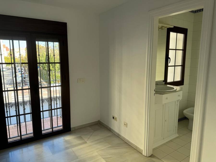 Semi Detached House Marbella | 4-bed | €1.05M