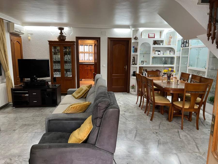 House in Nueva Andalucia Marbella | 4-bed | €0.84M