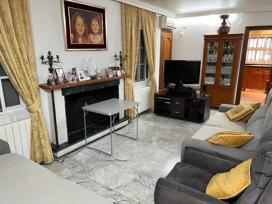 House in Nueva Andalucia Marbella | 4-bed | €0.84M