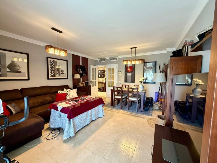 Penthouse in Estepona Town Estepona | 4-bed | €0.52M