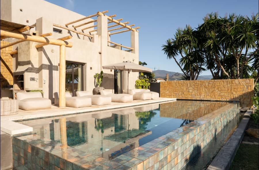 Villa in Estepona East Estepona | 5-bed | €3.97M
