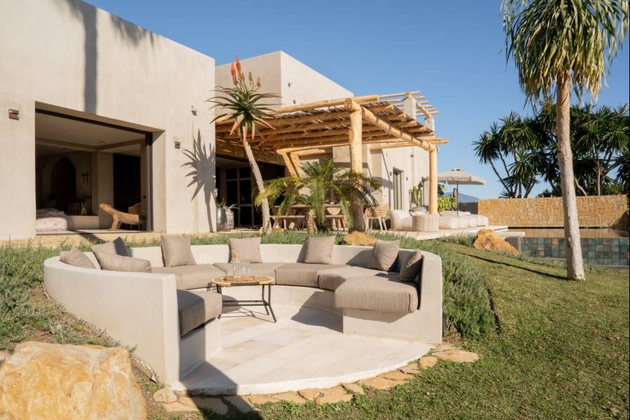Villa in Estepona East Estepona | 5-bed | €3.97M