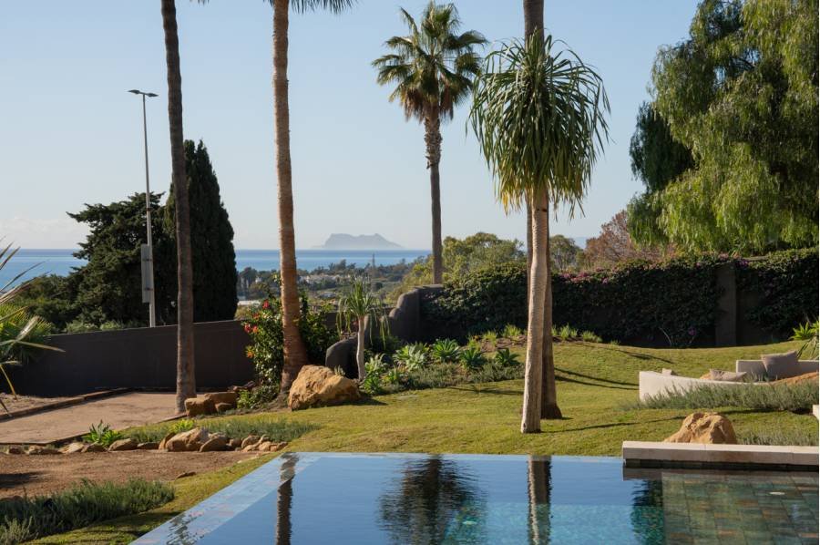 Villa in Estepona East Estepona | 5-bed | €3.97M