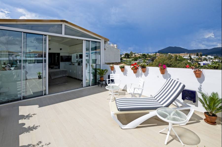 Penthouse in Marbella - Puerto Banus Marbella | 3-bed | €1.20M