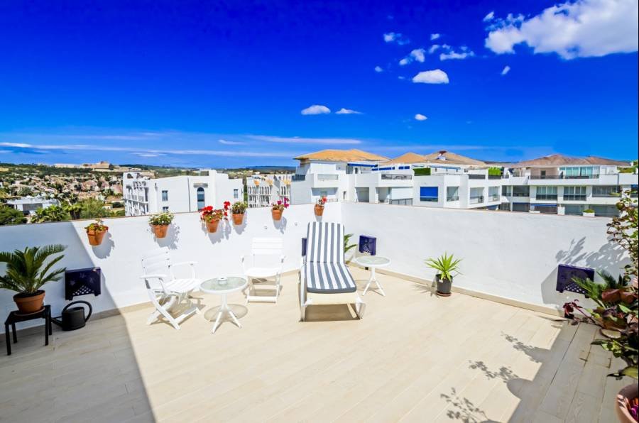 Penthouse in Marbella - Puerto Banus Marbella | 3-bed | €1.20M