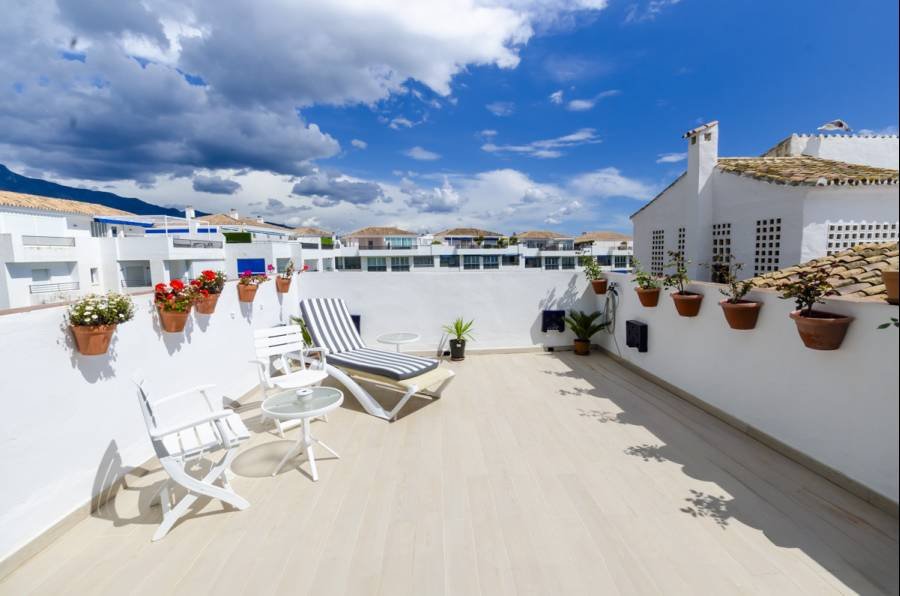 Penthouse in Marbella - Puerto Banus Marbella | 3-bed | €1.20M