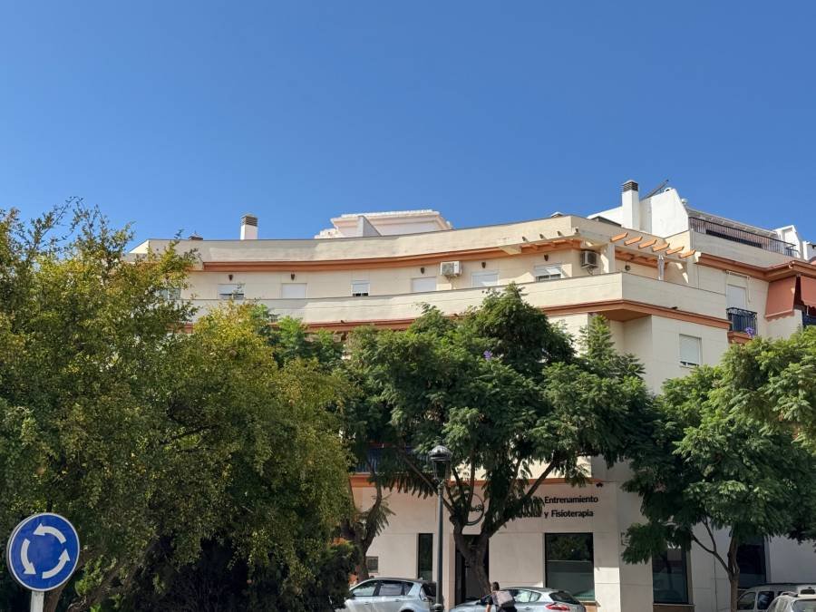 Penthouse in Estepona Town Estepona | 4-bed | €0.71M