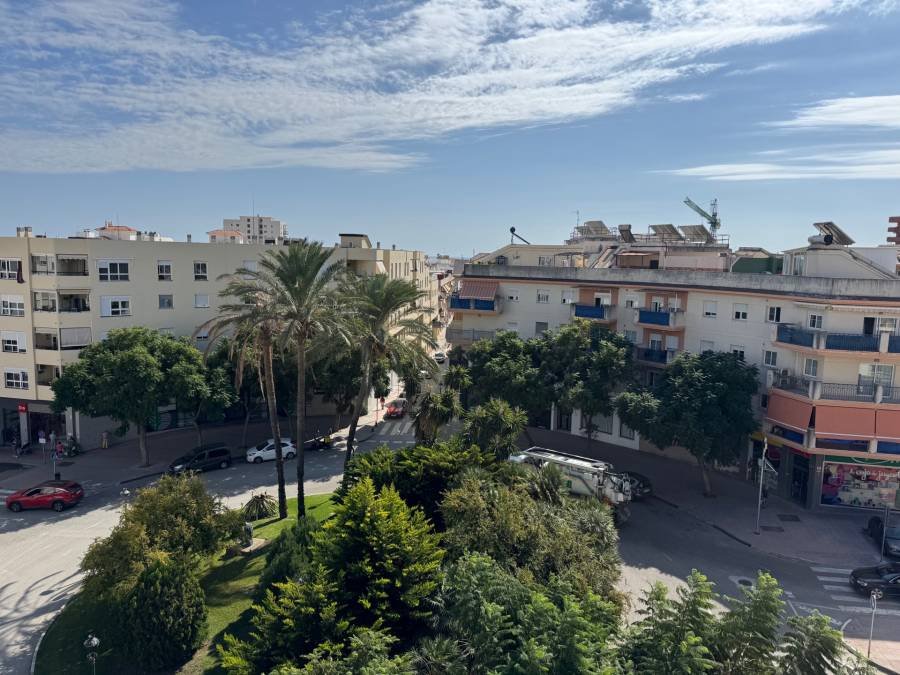 Penthouse in Estepona Town Estepona | 4-bed | €0.71M