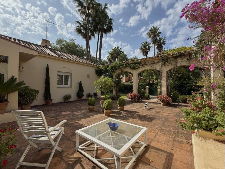 Villa in Sotogrande Alto Sotogrande | 5-bed | €1.00M