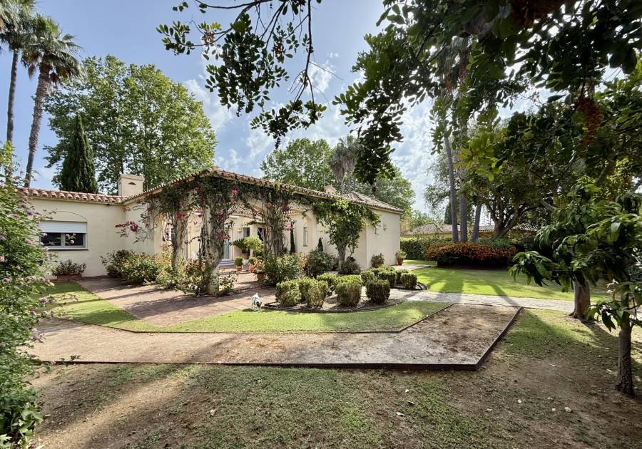 Villa in Sotogrande Alto Sotogrande | 5-bed | €1.00M