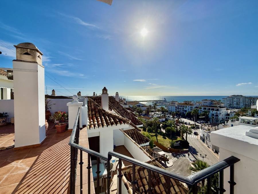 Penthouse in Marina Duquesa Manilva | 3-bed | €0.69M
