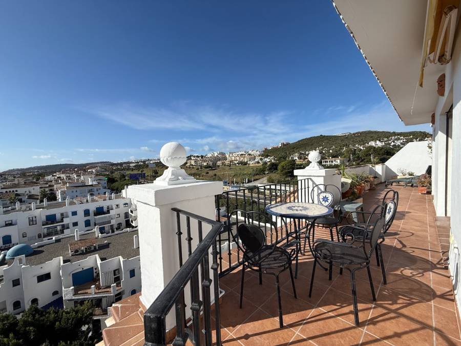 Penthouse in Marina Duquesa Manilva | 3-bed | €0.69M