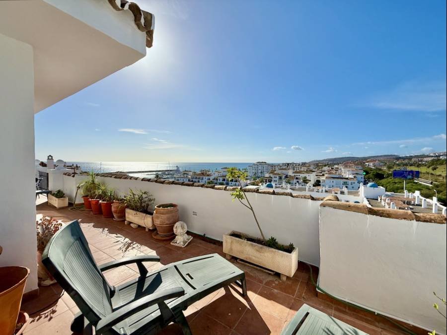 Penthouse in Marina Duquesa Manilva | 3-bed | €0.69M