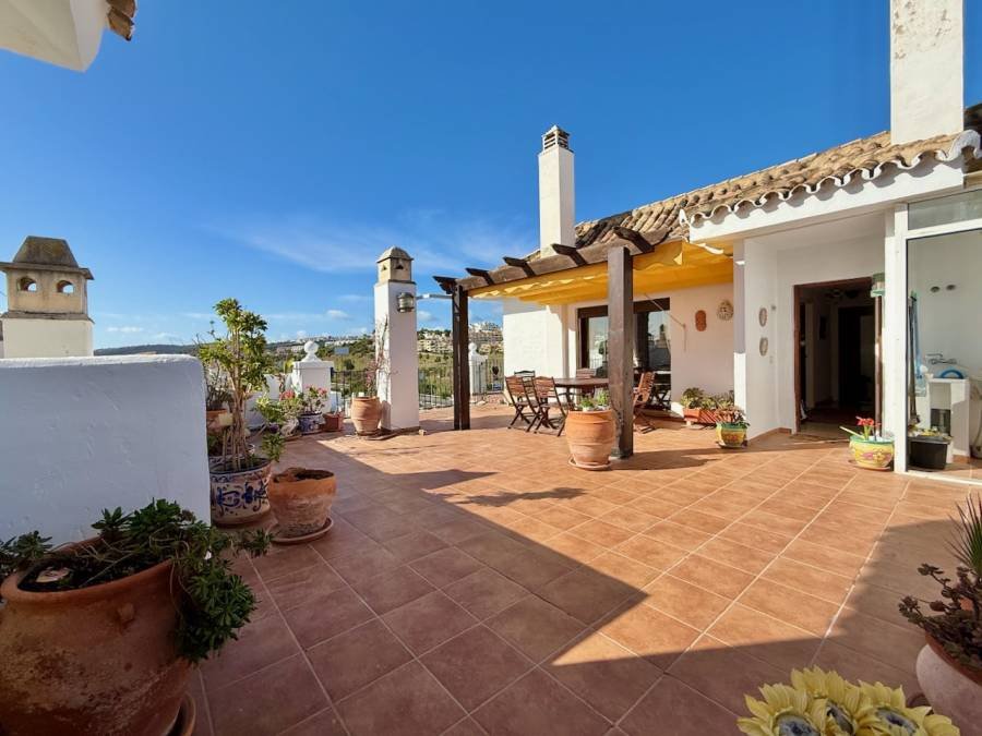 Penthouse in Marina Duquesa Manilva | 3-bed | €0.69M