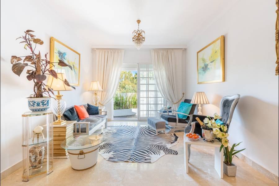Town House in Nueva Andalucia Marbella | 2-bed | €0.55M