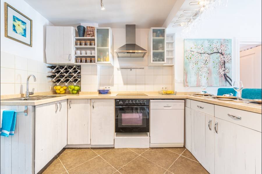 Town House in Nueva Andalucia Marbella | 2-bed | €0.55M