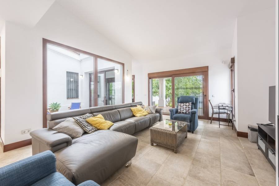 Villa in San Pedro Playa San Pedro de Alcantara | 5-bed | €2.00M
