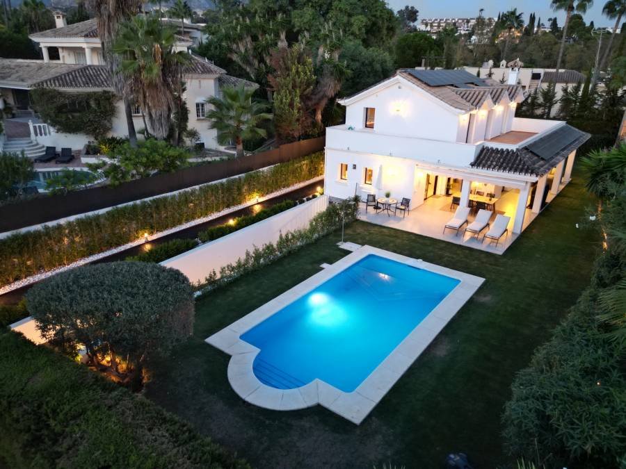 Villa in Nueva Andalucia Marbella | 4-bed | €2.65M