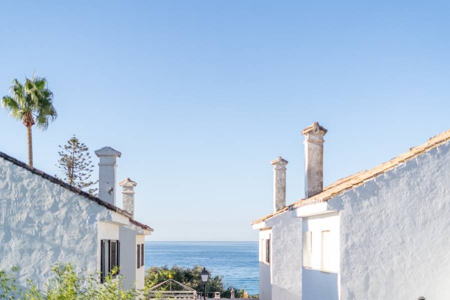 Villa in Marbella Este Marbella | 6-bed | €1.55M