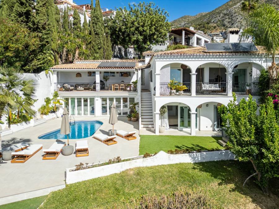 Semi Detached House in Cerros del Lago Istan | 4-bed | €1.55M