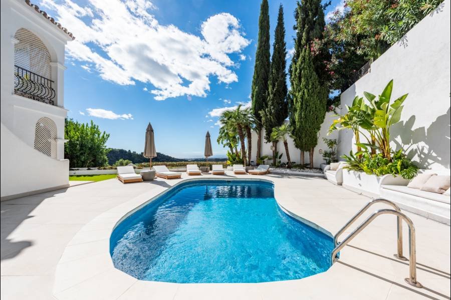 Semi Detached House in Cerros del Lago Istan | 4-bed | €1.55M