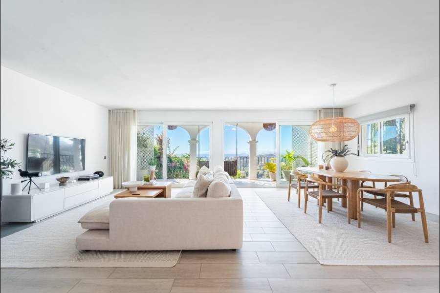 Semi Detached House in Cerros del Lago Istan | 4-bed | €1.55M