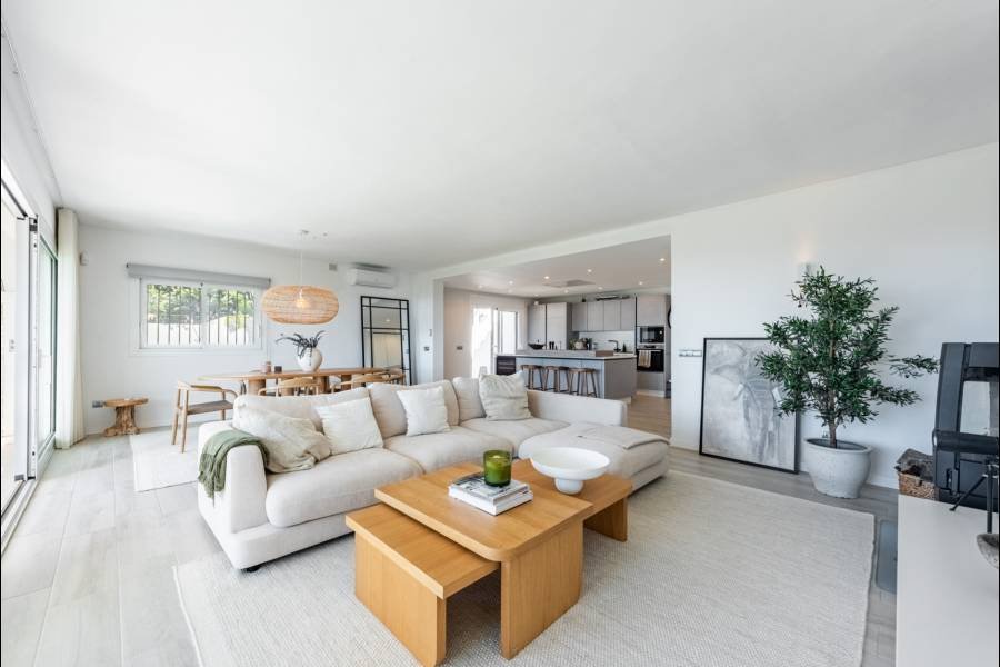 Semi Detached House in Cerros del Lago Istan | 4-bed | €1.55M