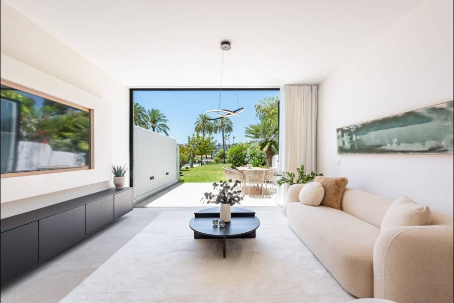 Town House in Nueva Andalucia Marbella | 4-bed | €1.40M