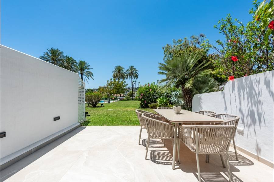 Town House in Nueva Andalucia Marbella | 4-bed | €1.40M