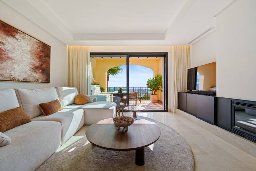 Duplex Penthouse in La Quinta Benahavis | 3-bed | €1.28M